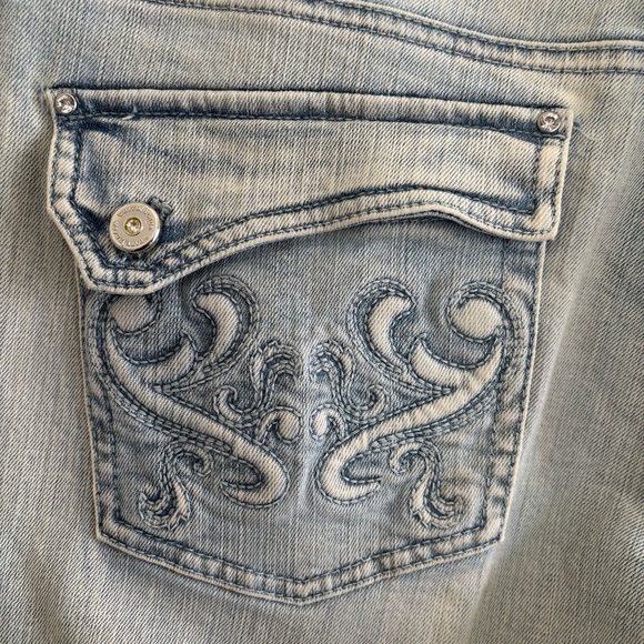 White House Black Market Light Wash Jeans Size 6R Bootleg Embroidered Boho - Picture 10 of 16